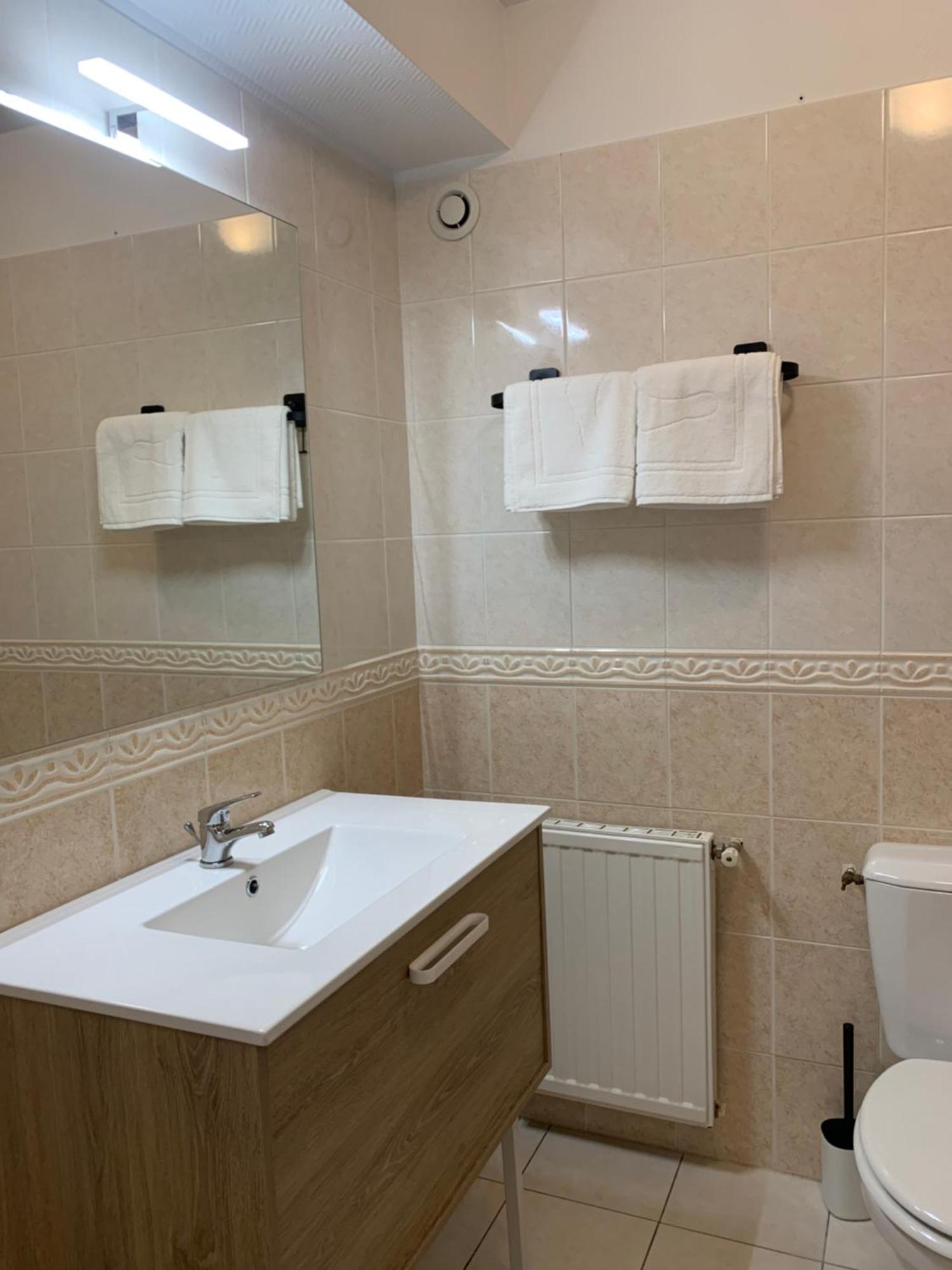 Agreable Maison Meublee Cherbourg-en-Cotentin Exterior foto